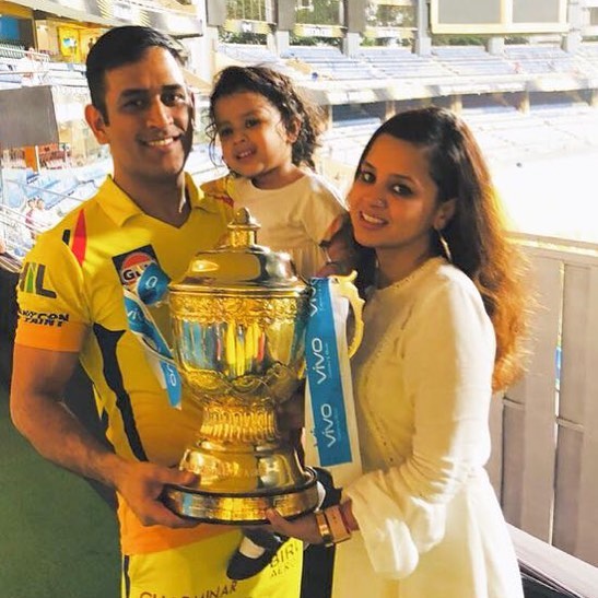 Ms Dhoni cricketer with wife and daughter in ground